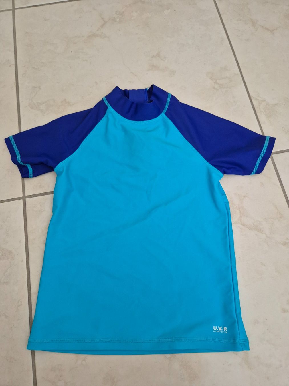 Costumi da bagno: UV Tshirt Grösse 122/128 – Usato da Pfäffikon SZ venduto da Ka6ka