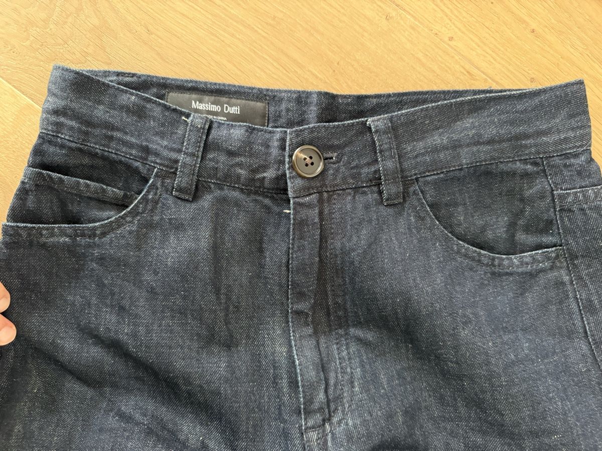 Massimo Dutti Jeans: dunkelblaue Jeans – Nuovo (secondo la descrizione) da Zürich venduto da jul_5t9s 2