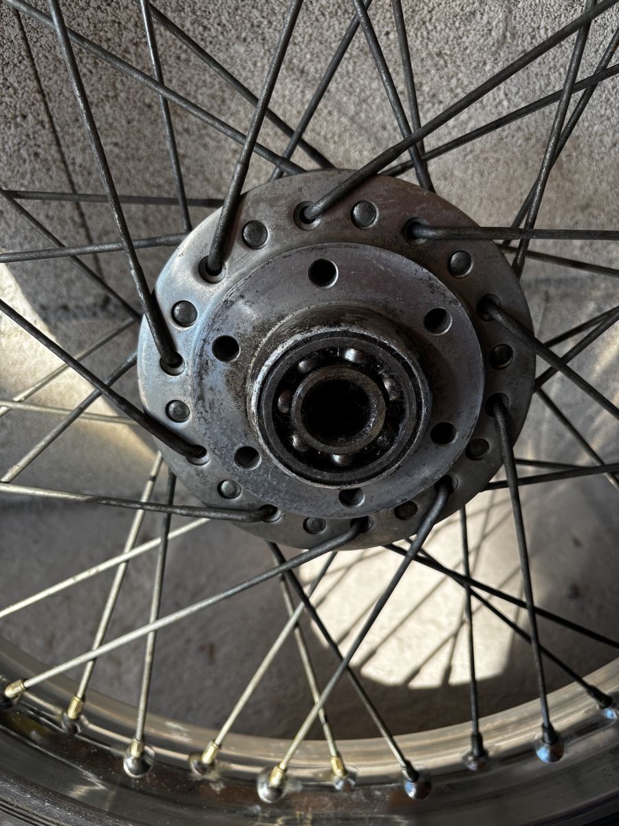 Tutti i ricambio per moto: Roue moto à rayons 19 " – Usato da La Neuveville venduto da MaSandri 4