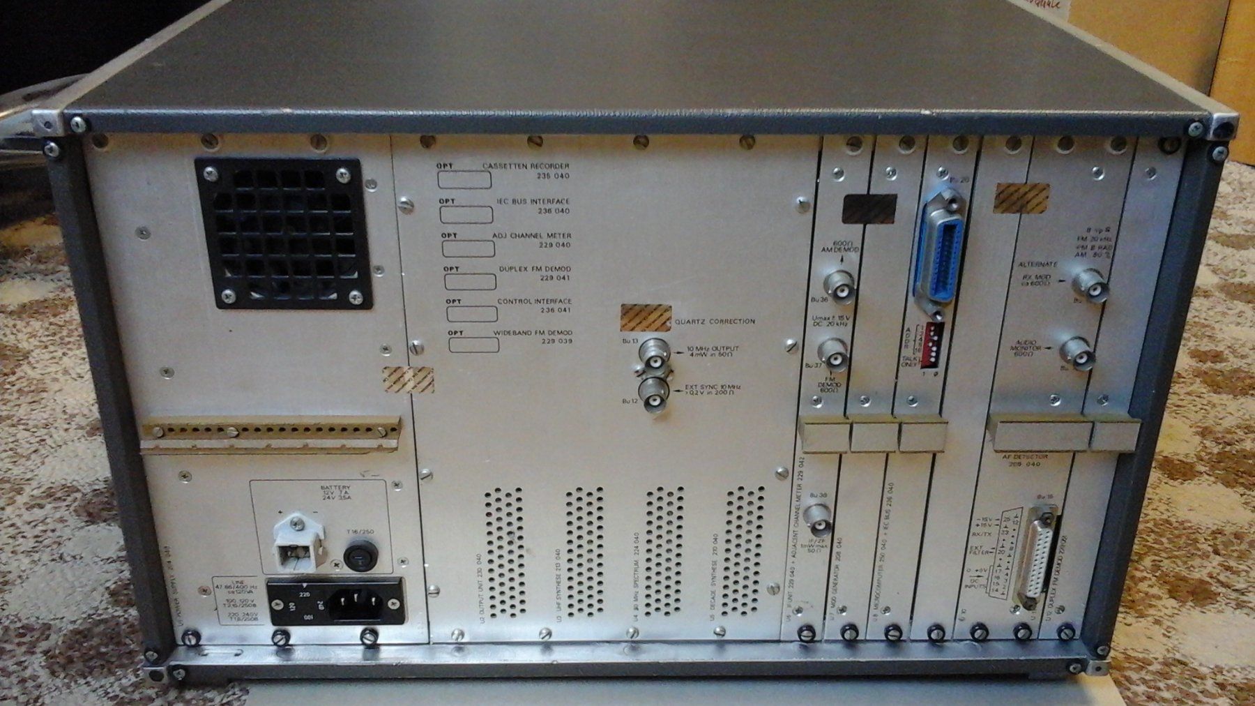 Radiocomunicazione: Schlumberger SOLARTRON Stabilock 4040 Communication Test Set – Usato da Farnern venduto da Radiovox 3