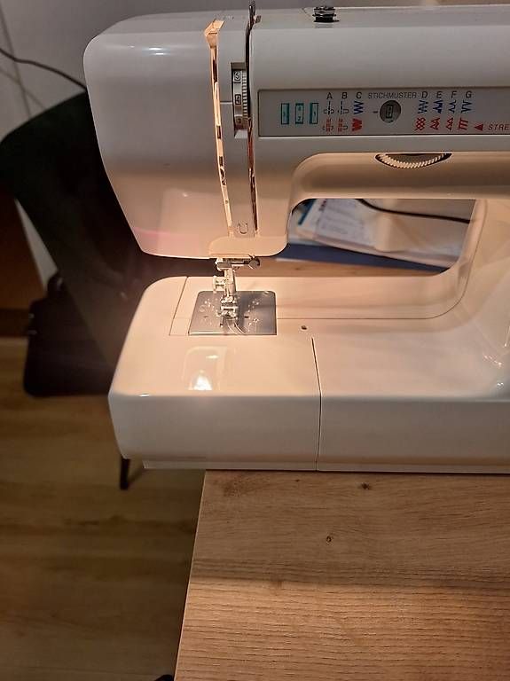 Machines à coudre: Nähmaschine – D'occasion à Madiswil par Oleander2 1