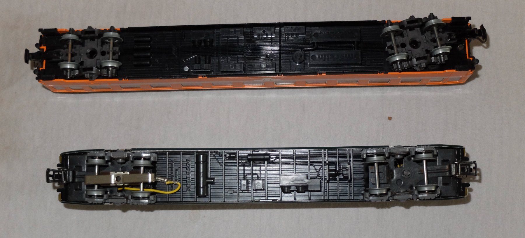 Märklin Modelleisenbahnen: 2 Personenwagen – Gebraucht aus Wangs von rum_2ycv 1