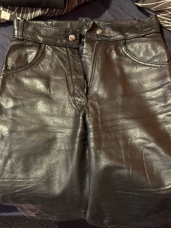 Schwarze Leder-Motorradhose für Damen – 61 cm (24") 