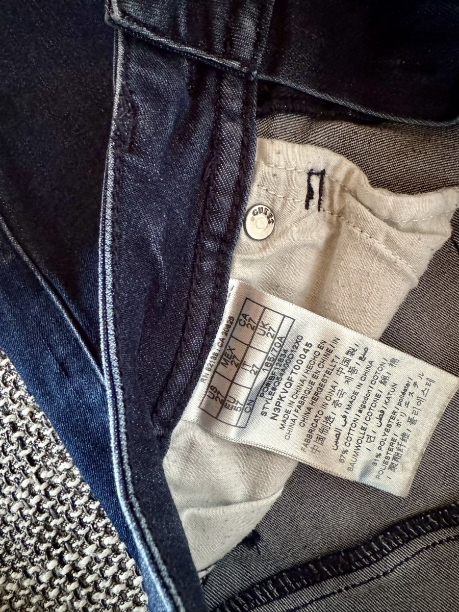 Guess Jeans: Guess Jeans, Gr. 27, mit Reissverschluss – Gebraucht aus Gommiswald von Aloha.Spirit 4