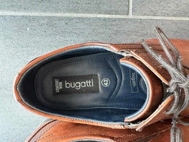 Bugatti Scarpe da uomo: Herren Schuhe Leder braun Grösse 42 bugatti, Originalkarton – Usato da Feldbach venduto da CDF10 2