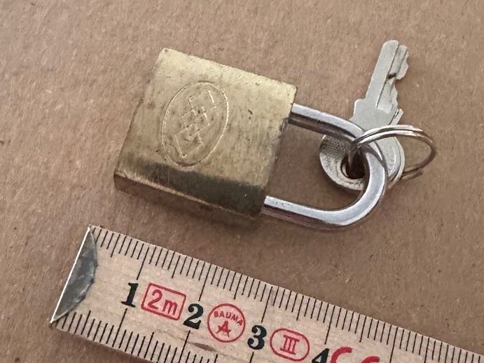 Lucchetti: Vorhängeschloss ca. 4 cm – Usato da Chur venduto da coskun
