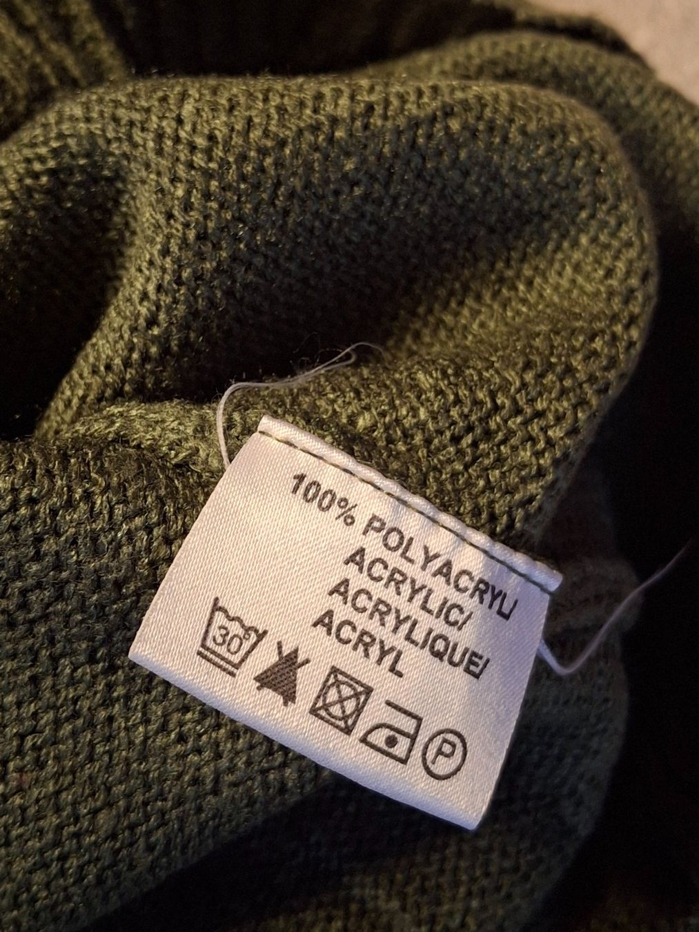 Maglioni & Felpe: Pull col en V taille 42 – Usato da Villiers venduto da san_jn5w 5