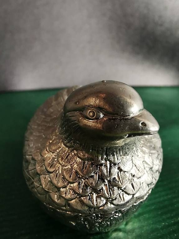 Statuette: Salz- oder Pfeffergefäss in Form einer Wachtel – Usato da Dübendorf venduto da aschiduebendorf 4