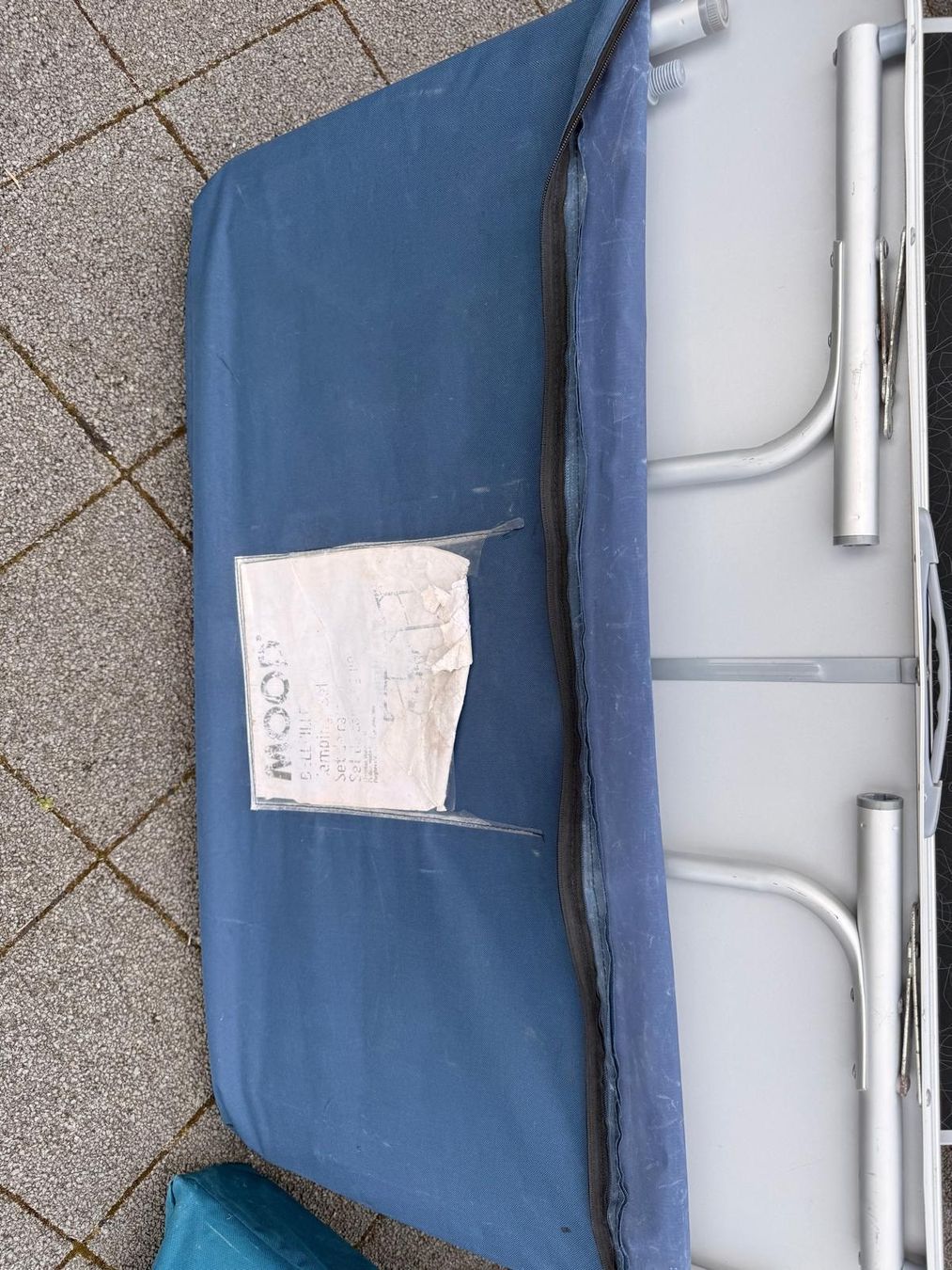 Tische: Campingtisch mit 4 Hocker – Gebraucht aus Lyss von nad_k2bj