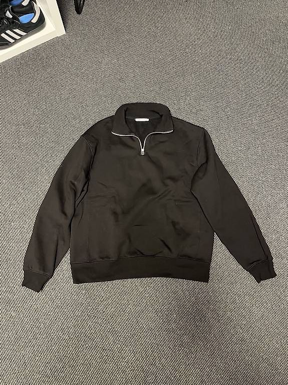 Pulls & Sweat-shirts: Schwarzer Pullover Zara – D'occasion à Brügg, BE par Melvin_Crty