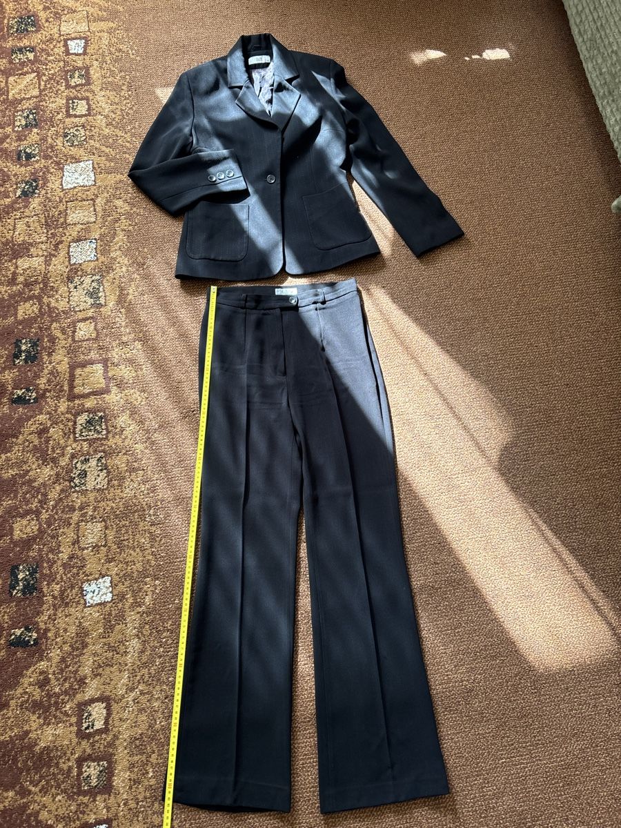 Lotti di vestiti: Ensemble – Usato da Genève venduto da Second_Hand_Ch
