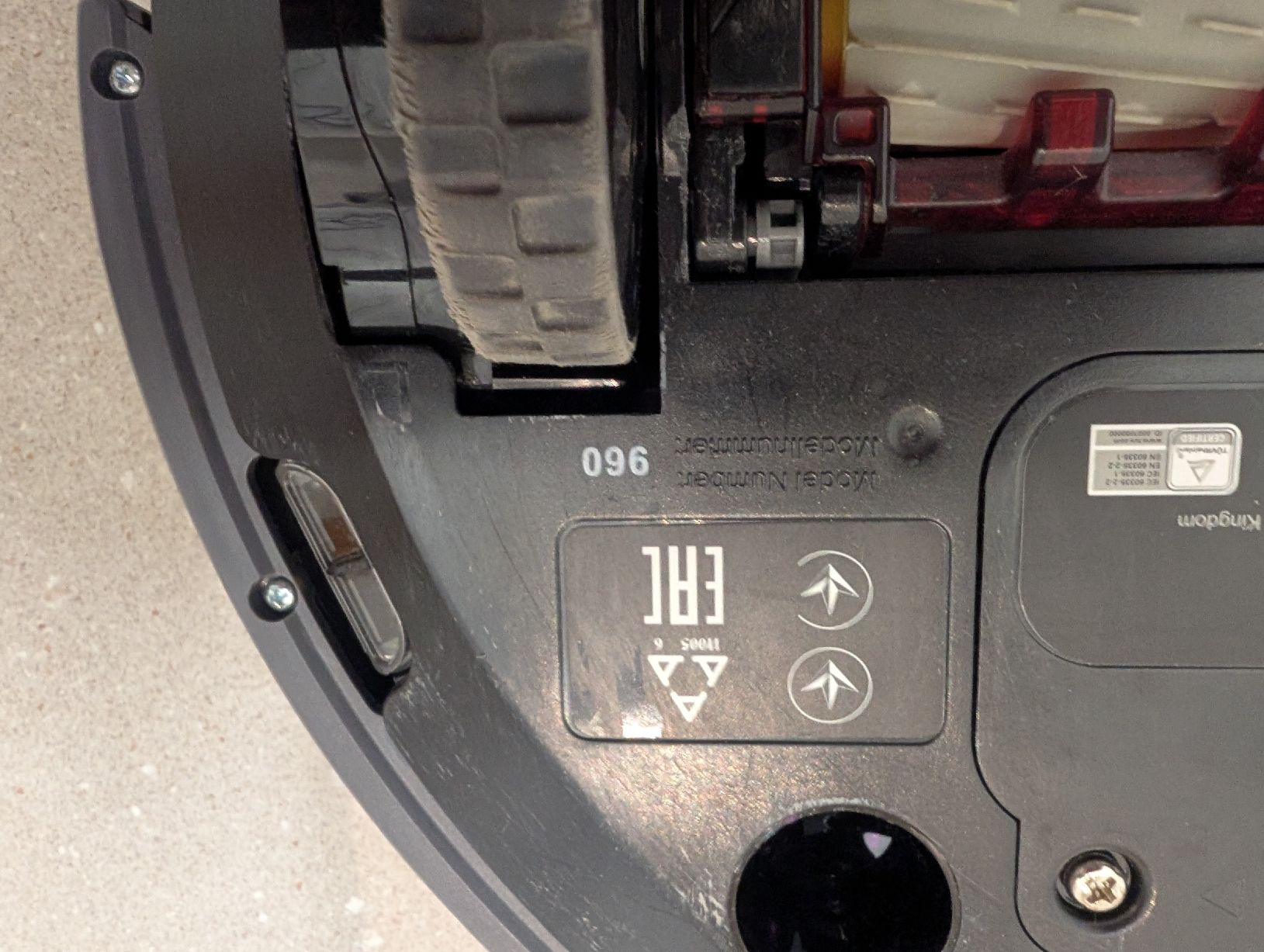 Irobot Staubsauger & Zubehör: Roomba iRobot 960 – Gebraucht aus Schänis von 2cv6 8