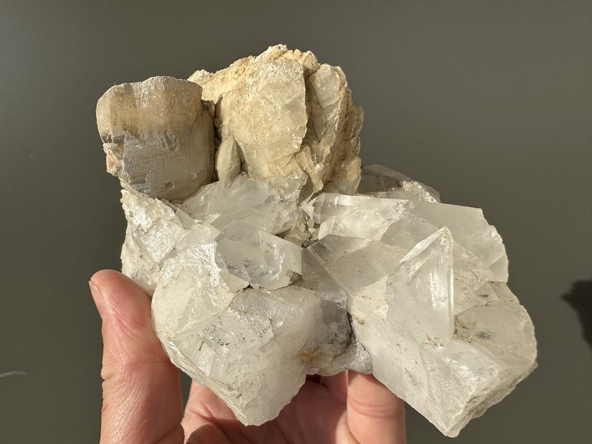 Minerali & Pietre curative: Quarz Calcit Piz Beverin – Usato da Oberuzwil venduto da Crystall0 1