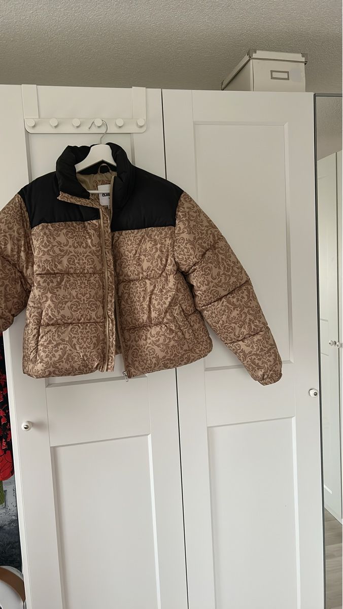 Jacken: Elegante Winterjacke mit Muster – Gebraucht aus Siebnen von schnell05