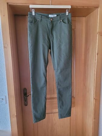 Neue Hosen Khaki Grün, Grösse 42