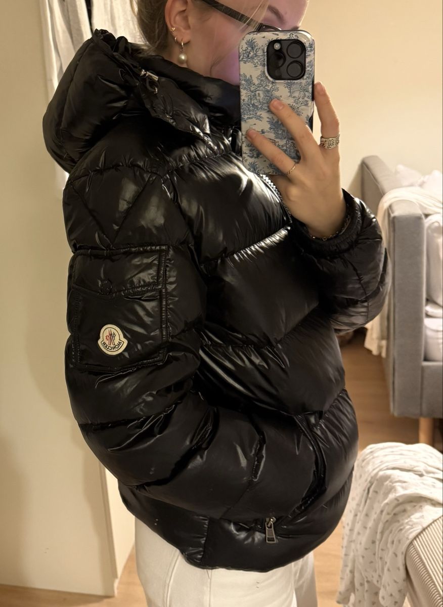 Moncler Giacche: Moncler Black Puffer Jacket – Usato da Hausen am Albis venduto da Hannavgr