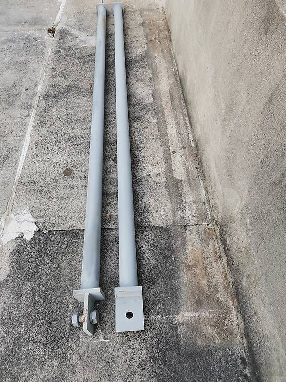 Wandhalterungen: Metallstützen – Gebraucht aus Schötz von Willys5401