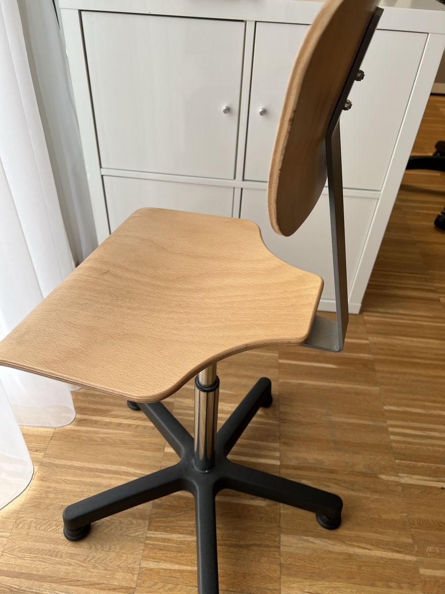 Sedie: Kinder Bürostuhl aus Holz – Usato da Zürich venduto da cosi17 5