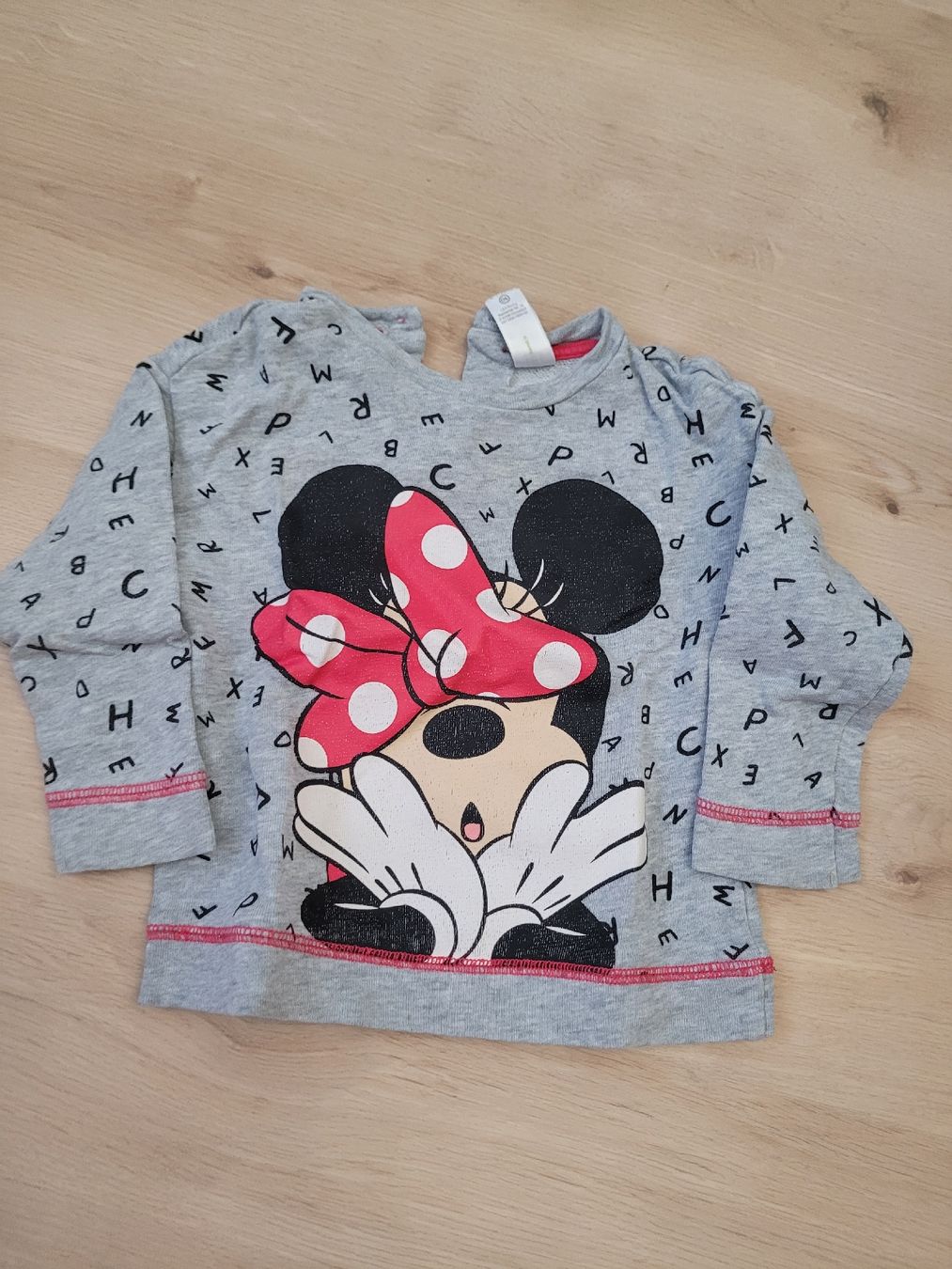 Pulls et sweat-shirts: Pulli Mini Mouse Gr. 86 – D'occasion à Lupsingen par sta_wgg5