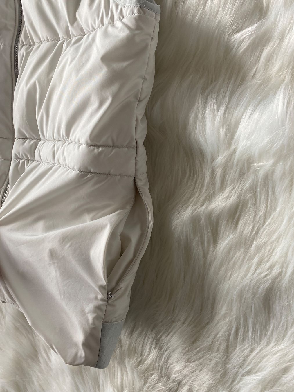 Calvin Klein Gilet & Giacche senza maniche: Weste Calvin Klein Beige M – Usato da Duebendorf venduto da Alexandertreyer 7