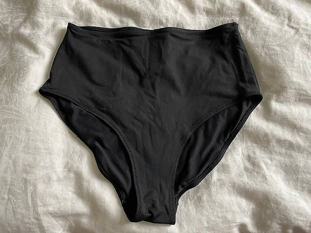 H&M Badekleider & Bikinis: Bikini-Hose highwaisted Gr. 38 – Gebraucht aus St.Gallen von NOVEMBER01