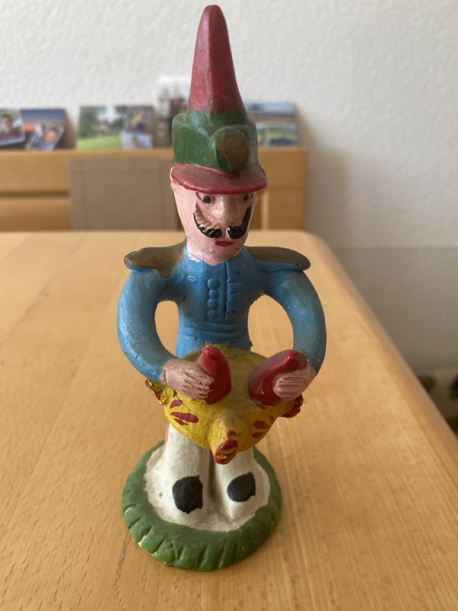 Statuette: Portugiesische Rosa Cota Figur – Usato da Mülligen venduto da Flockenstiel