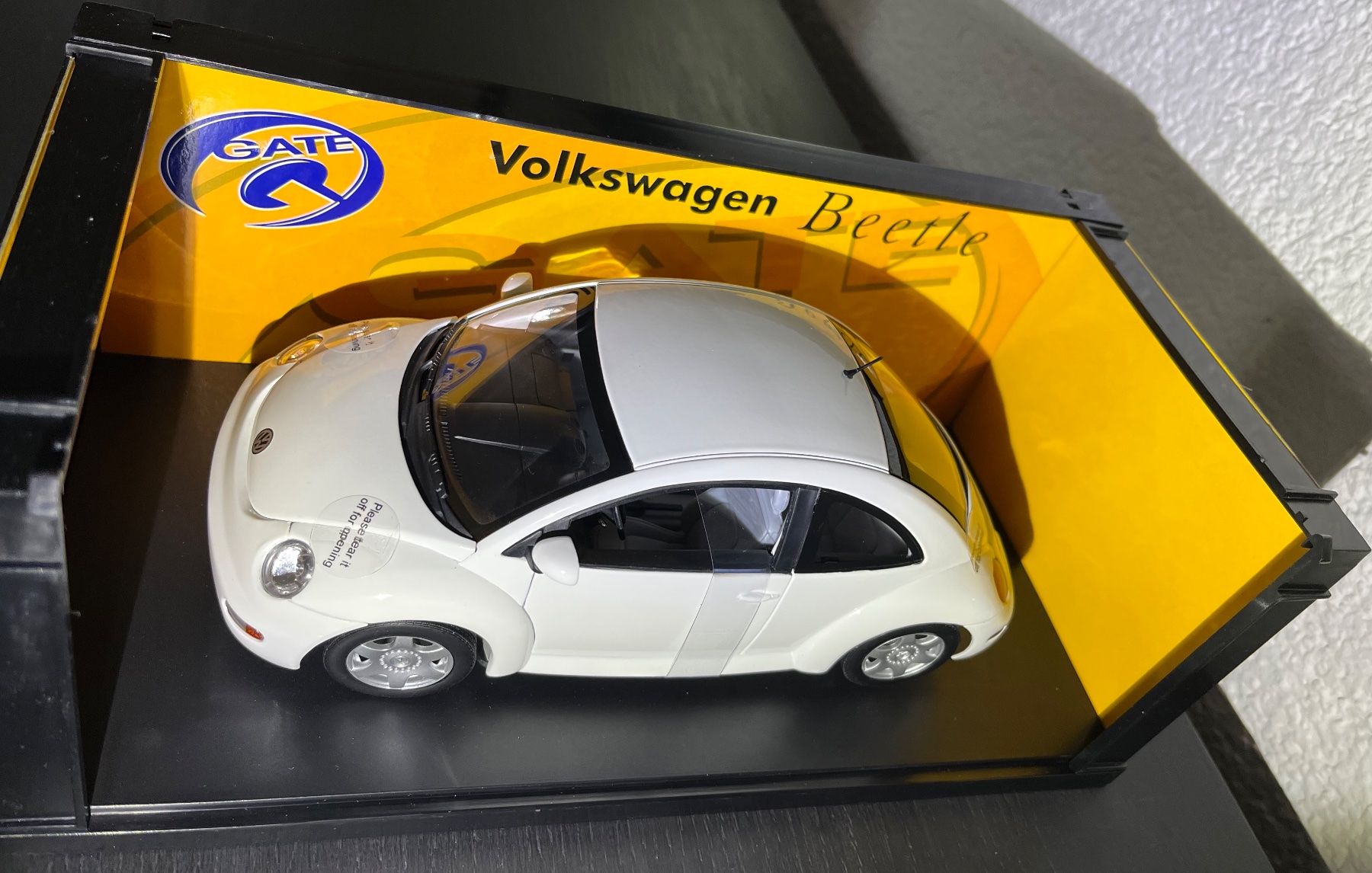 Volkswagen Modellini d'auto: VW New Beetle Coupé '98 1:18 – Usato da St-Cergue venduto da ncu_t267 3