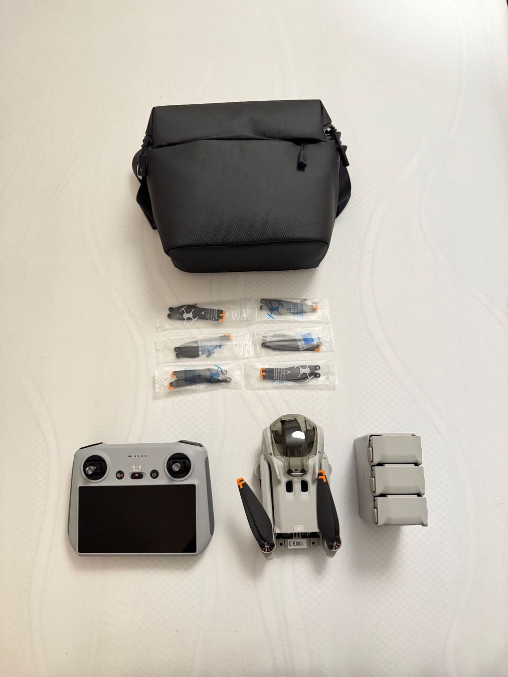 DJI RC Modellbau: DJI Mini 3 mit RC Controller – Neu (gemäss Beschreibung) aus Balzers von chr_dxt6