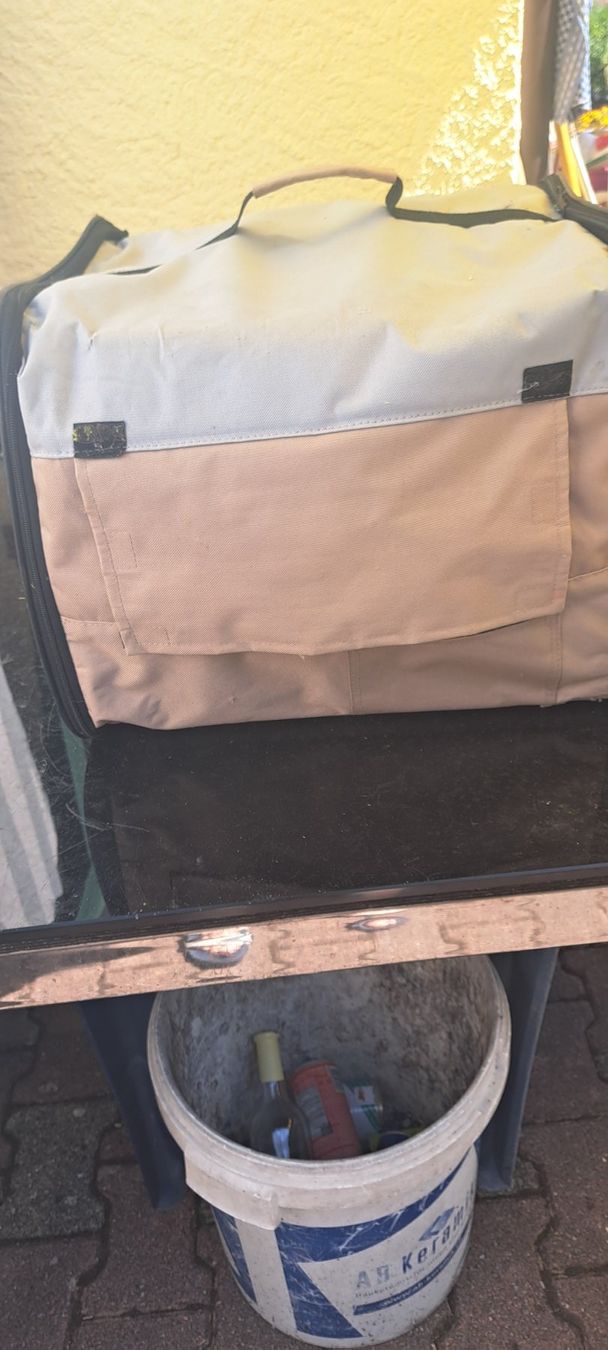 Liege- & Schlafplätze: Transport Tasche für Katzen oder kleine Hunde – Gebraucht aus Zofingen von Happypeople 2