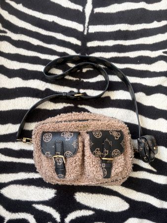 👜 GUESS Tasche – CHF 120.-