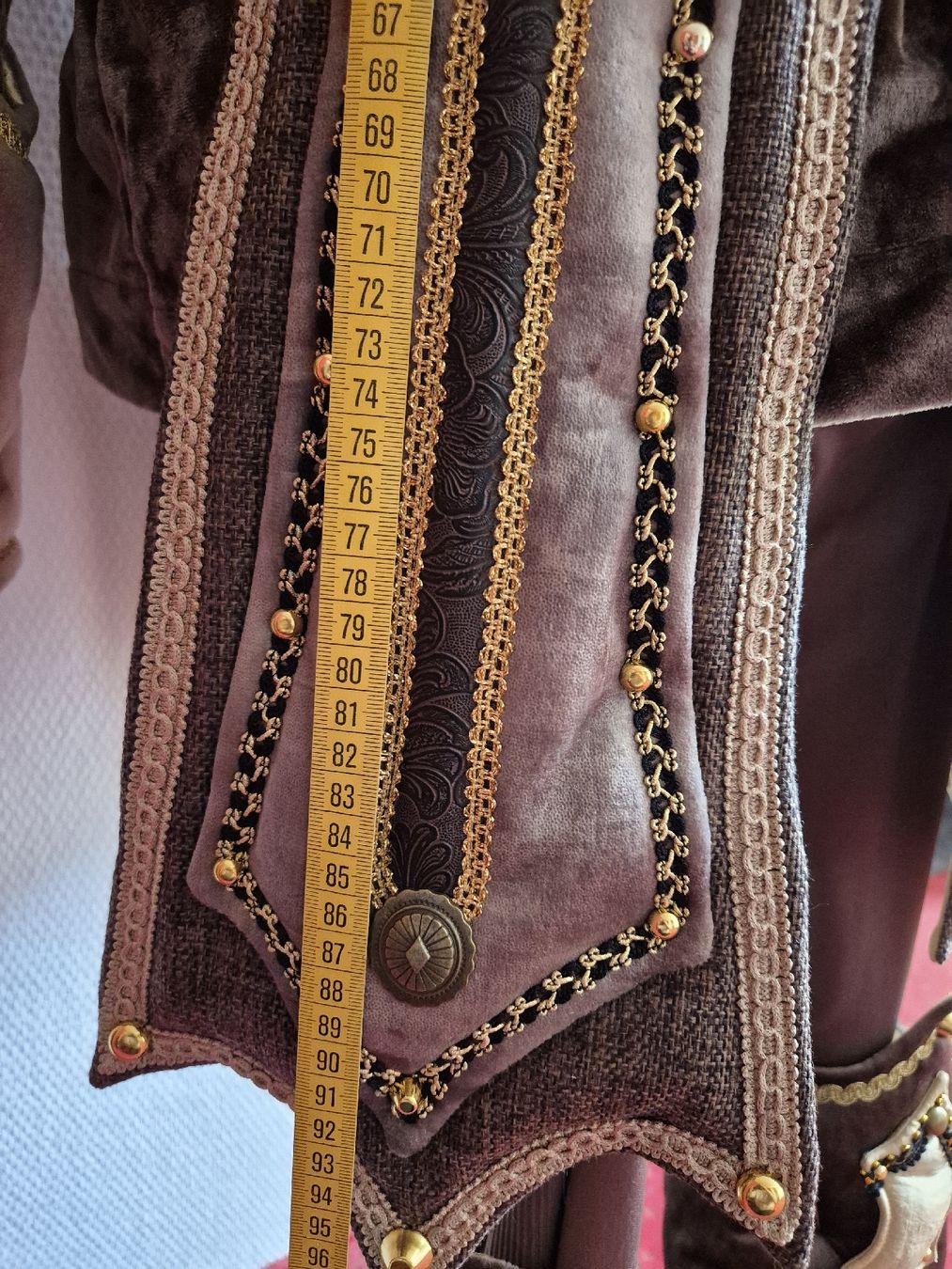 Costumi: Fasnachtskostüm,  Krieger Mittelalter,mit Kopfbedeckung – Nuovo (secondo la descrizione) da Läufelfingen venduto da Netti04 2