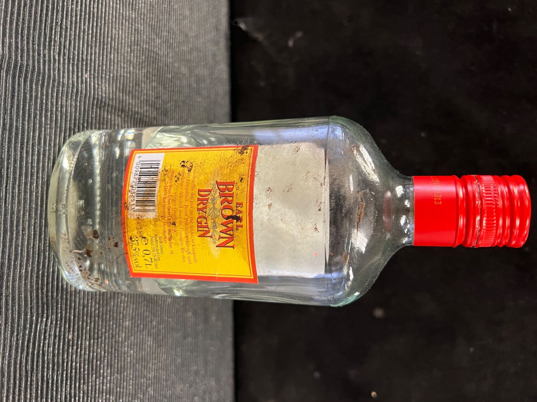 Bevande alcoliche: DRY GIN ANCIENNE BOUTEILLE ENTAMÉE – Usato da Genève venduto da Leboucheoreilles 2