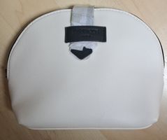 Qatar Airways Buiness Amenity kits 2025