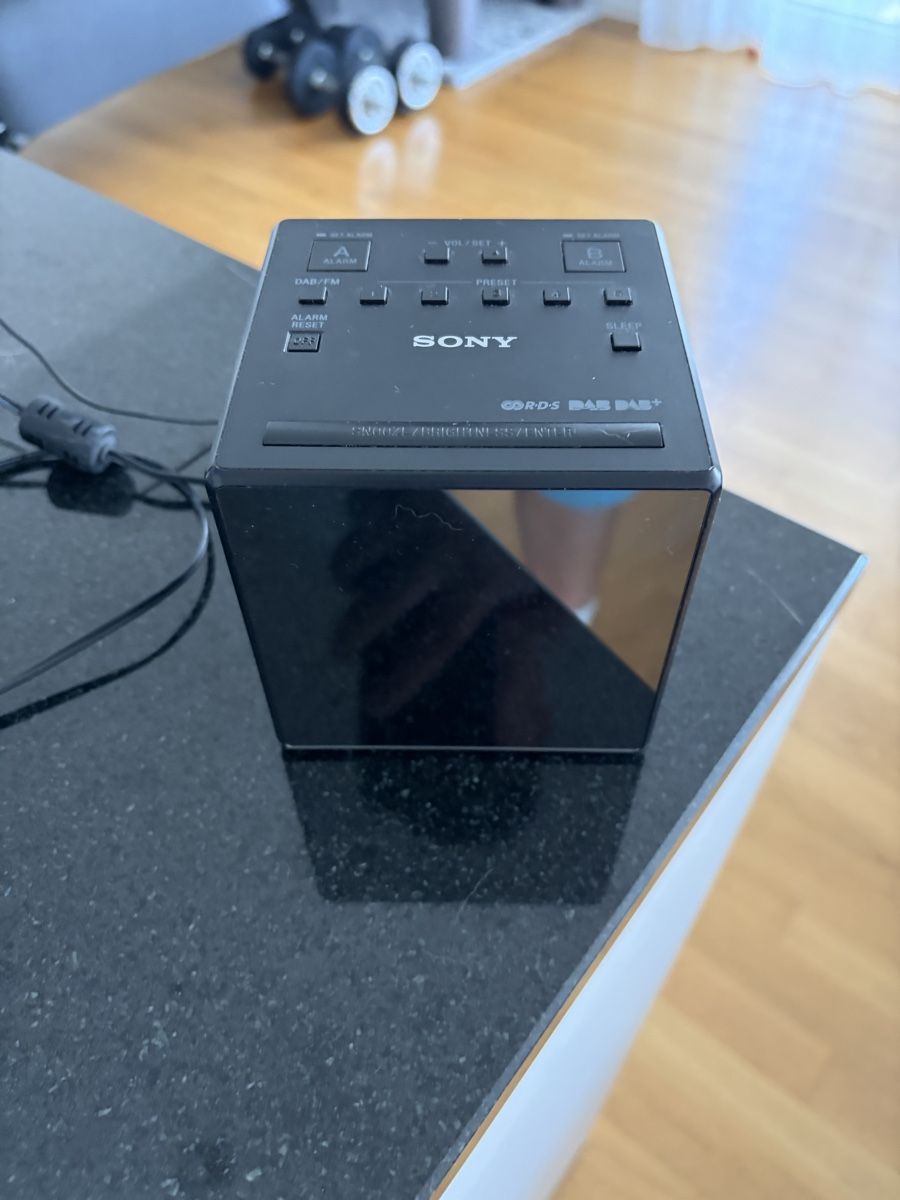 Sony Radio: Sony CD Radio DAB+ Cube guter Zustand – Usato da Herzogenbuchsee venduto da fab_y5n7