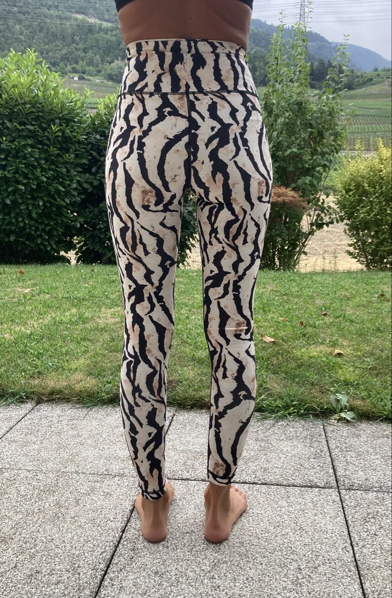 Leggings: Leggings gainant taille S neuf – D'occasion à Bramois par rey_xy87 3