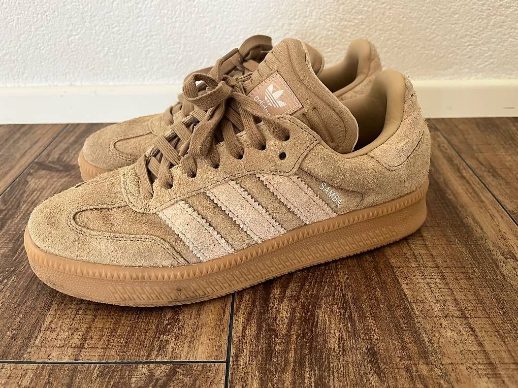 Scarpe da uomo: adidas samba 40 2/3 – Usato da Winterthur venduto da Hopesfall