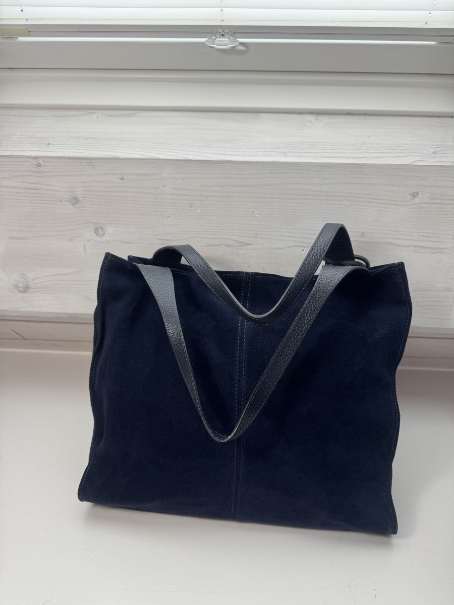 Navyboot Sacs femmes: Navyboot Shoulder Bag Blue Suede Leather Large Size – D'occasion à Hurden par rac_wyf8 6