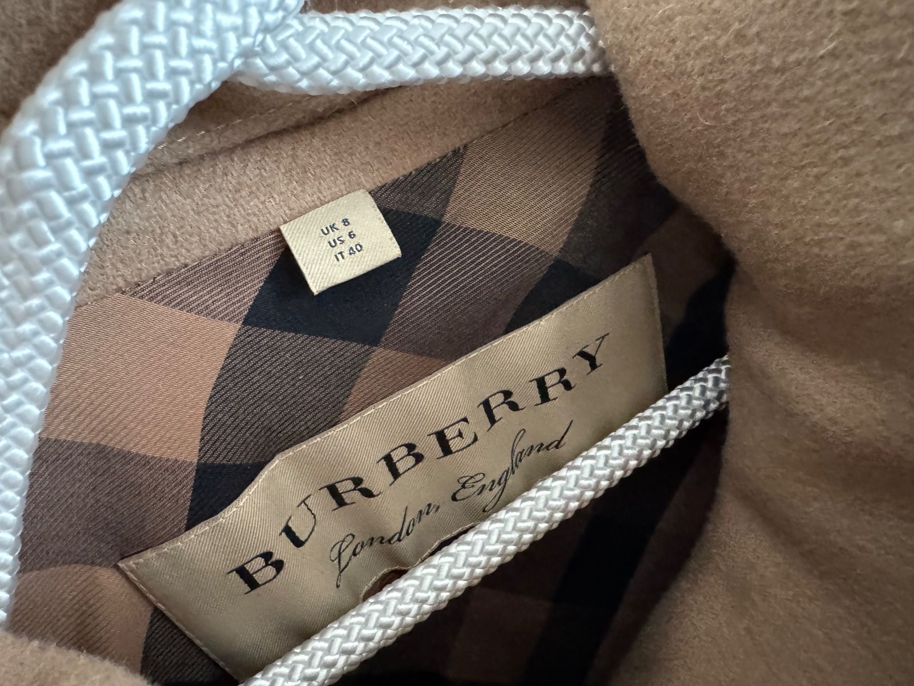 Burberry Mäntel: Burberry Trenchcoat Mantel GR IT 40 – Gebraucht aus Glattpark(Opfikon) von genevoise 2