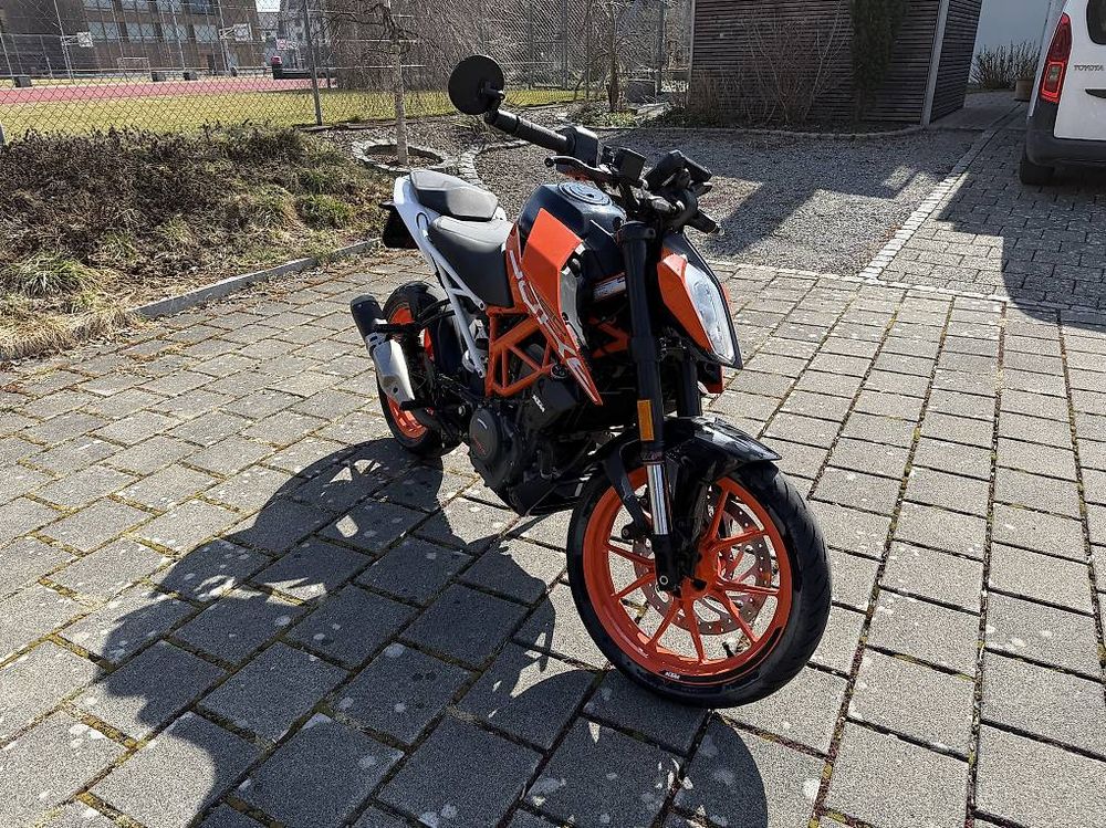 Strada: KTM 390 Duke – Usato da Rüegsauschachen venduto da Reberni 1