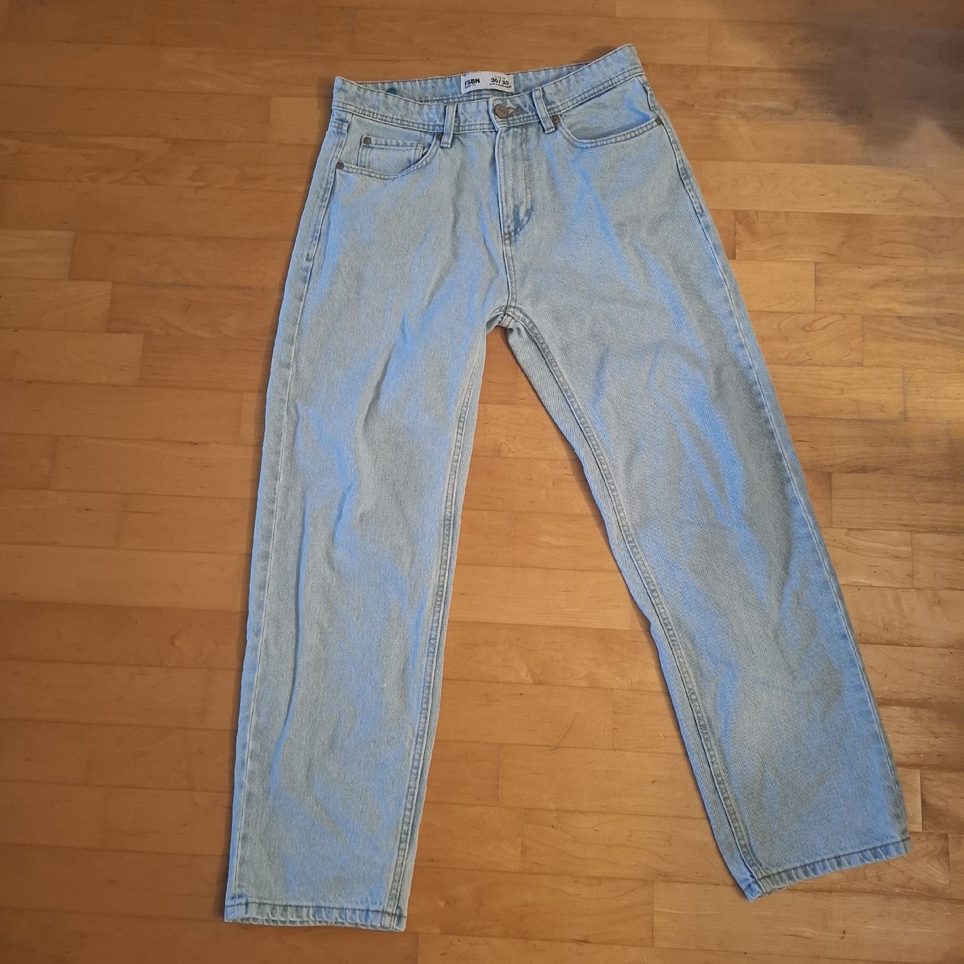 Jeans: Jeans, hellblau, Gr. 30/30 - Top Zustand! – Usato da Jona venduto da Timbuktu02