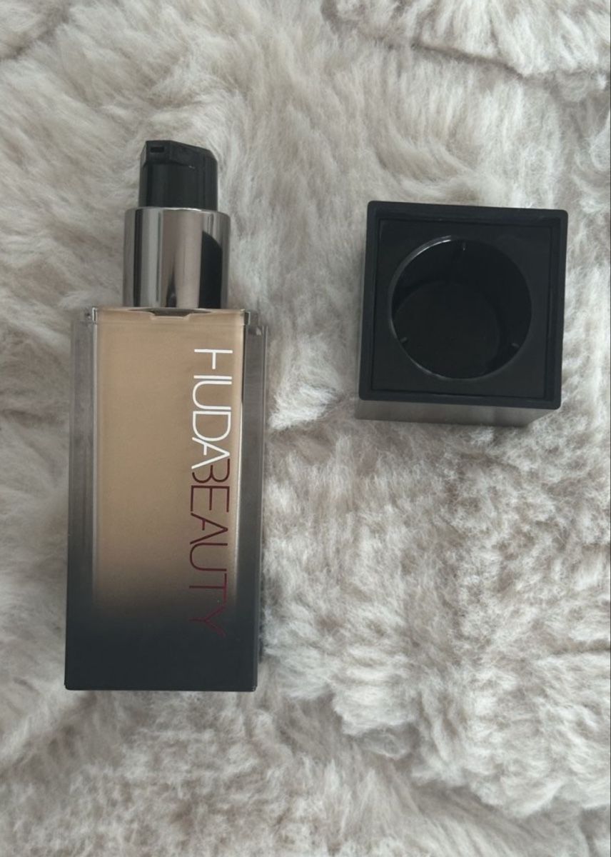 Huda Beauty Make-up: Huda Beauty Foxfilter Luminous Matte Foundation NEU – Neu und originalverpackt aus Selzach von fjo_m8q7 4