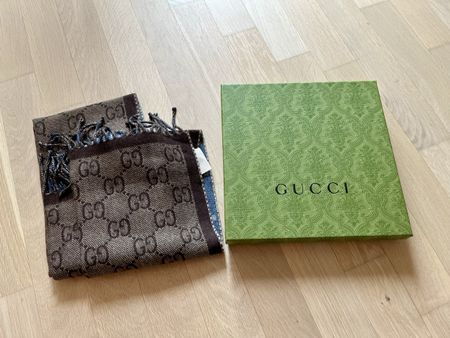 Gucci Schal beidseitig tragbar – Top Zustand inkl. Box