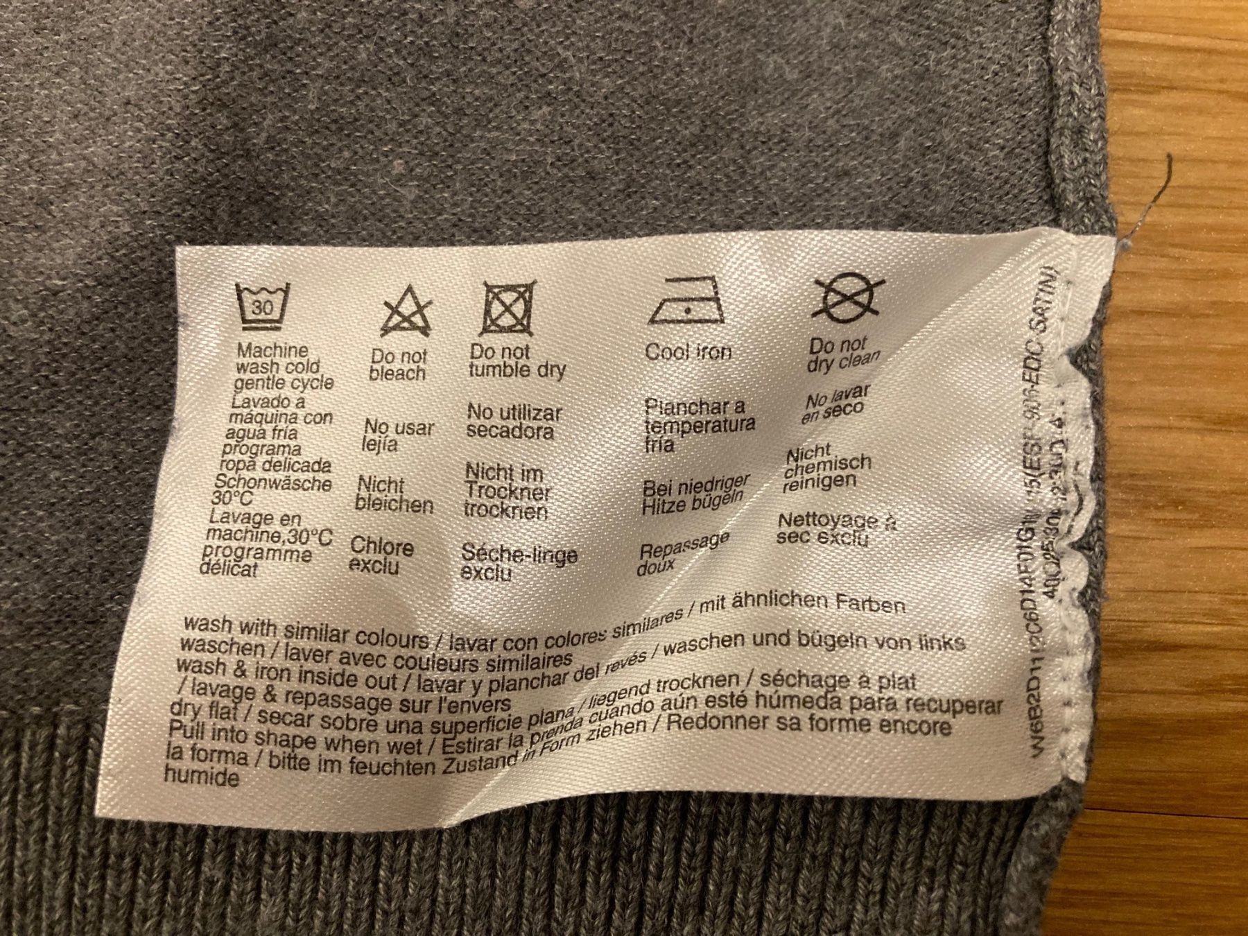 Esprit Maglioni & Felpe: Esprit Rollkragenpullover anthrazit Gr. XS NEUWERTIG – Usato da Zürich venduto da hauszwoelf 3