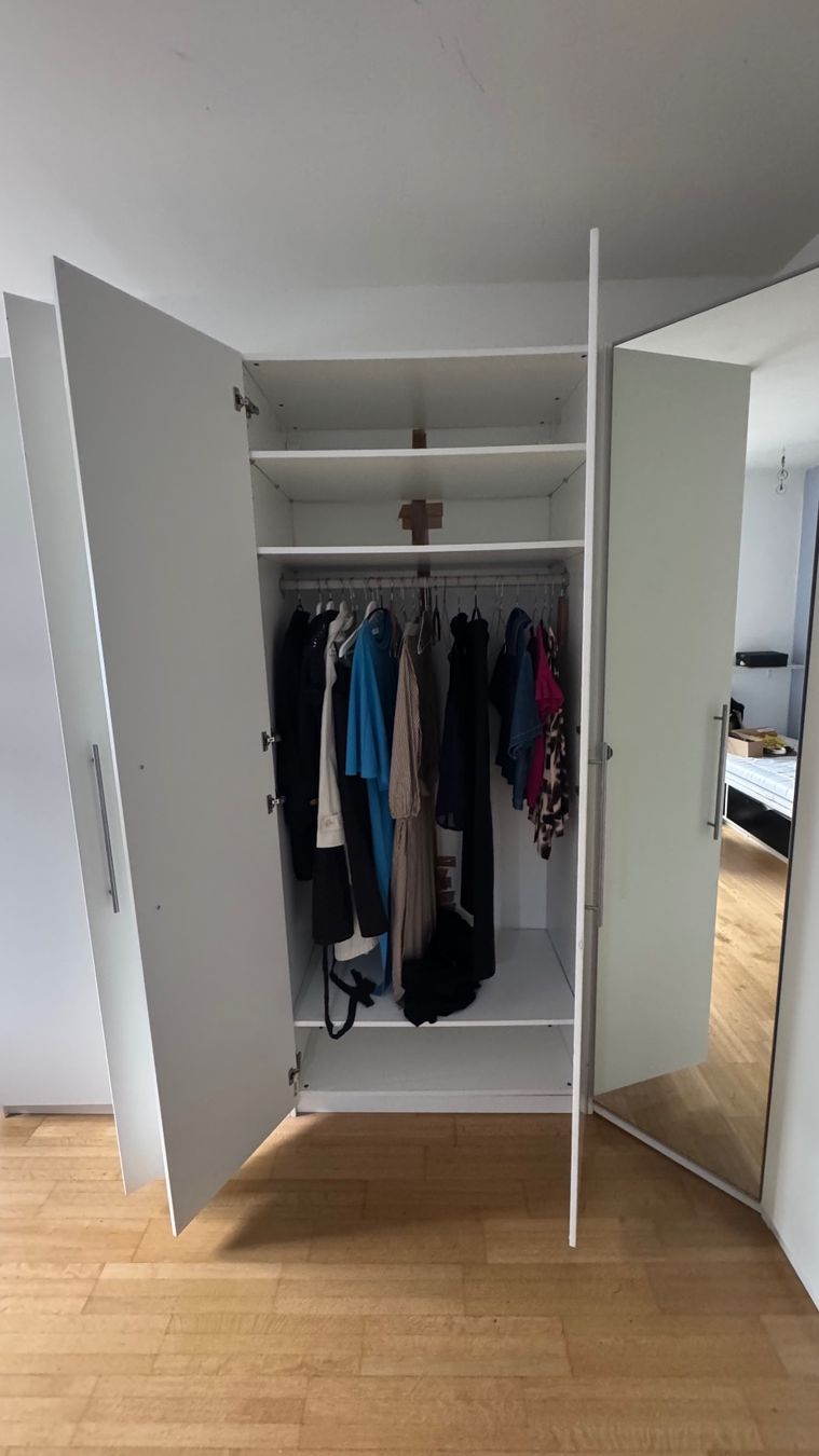 Ikea Armadi: IKEA PAX Eckschrank Weiss - Gratis – Usato da Zürich venduto da Second_Style 2