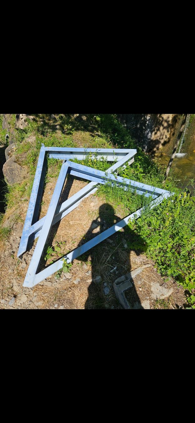Supporti a parete: Stahlwinkel  – Usato da Unteriberg venduto da amd89