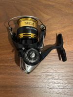 DAIWA 23 Legalis LT2000S-P Angelrolle – neu & originalverp.