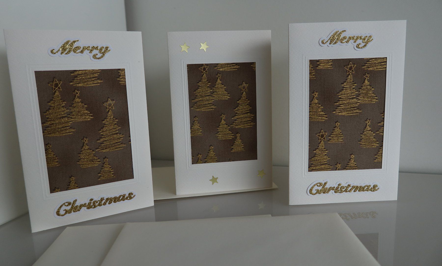 Karten: Set: 3 Weihnachtskarten mit Stoff (Doppelkarten/Kuverts) – Neu und originalverpackt aus Zürich von Piki7