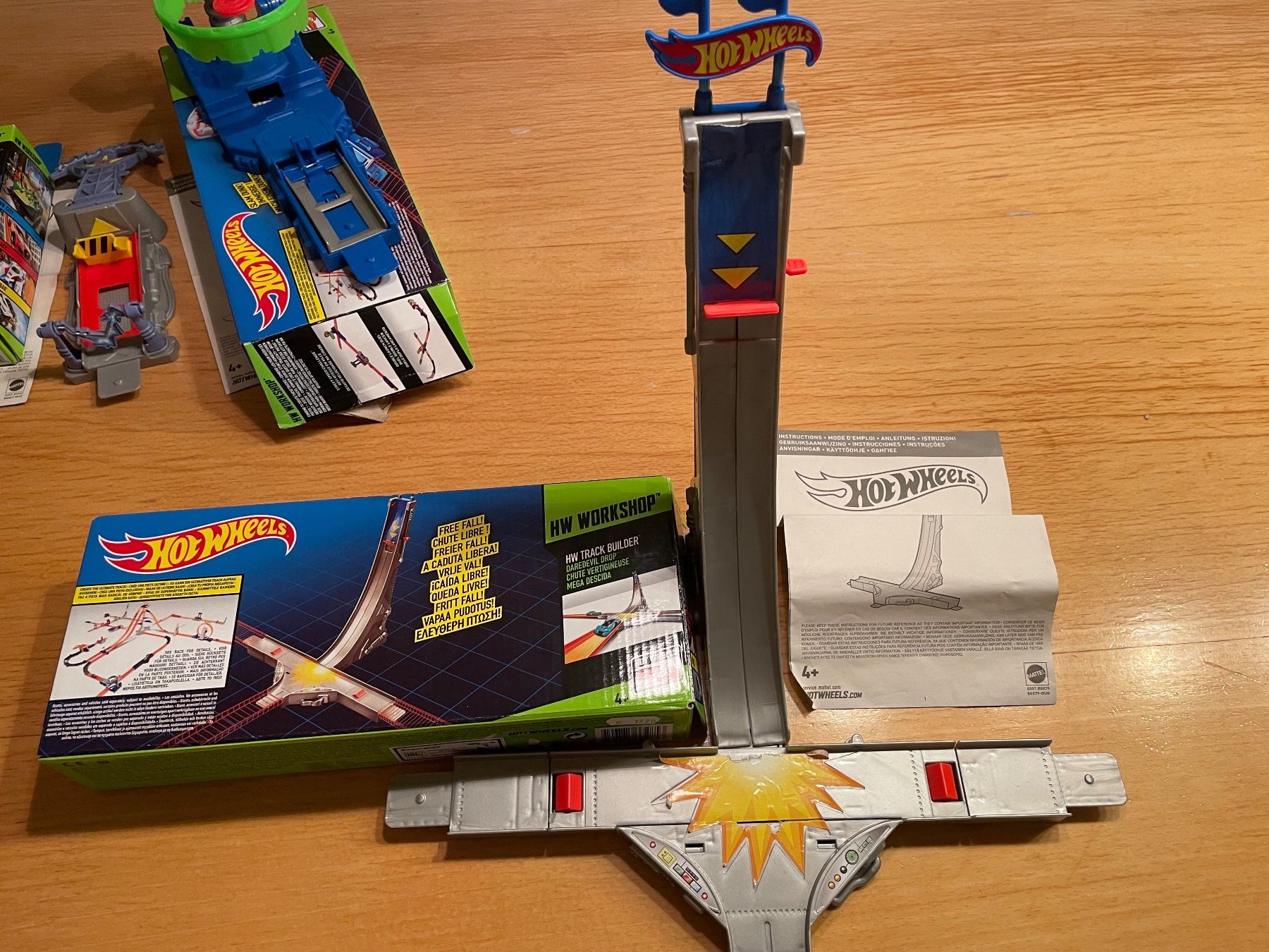 Hot Wheels Giocattoli: HotWheels Workshop Track Builders (3 Stück) – Usato da Seengen venduto da swossi 3