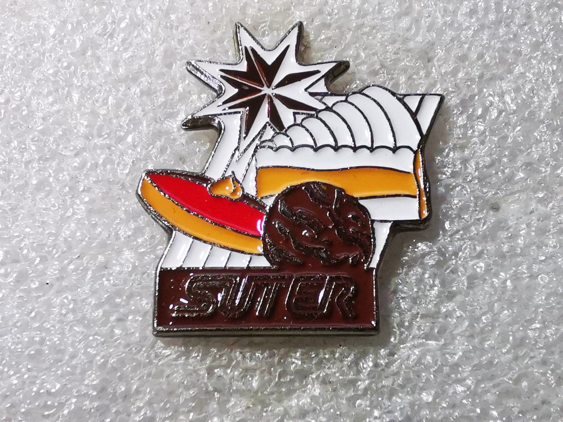 Placchette & Badge: Ansteckpin 71: Suter – Usato da Oppligen venduto da Pin-Fall-Shop