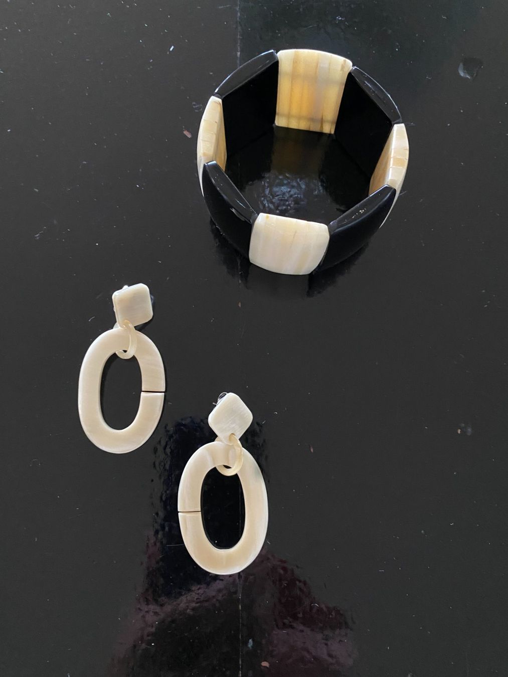 Bracelets: STATEMENTohrringe & Armreif: Echt Horn, leicht & elegant – D'occasion à Gunten par divertimenti